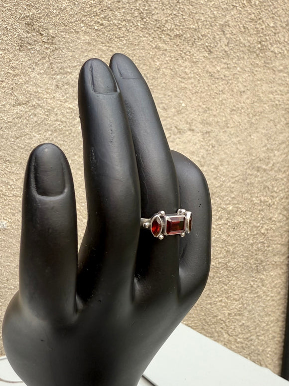 Vintage Trio Garnet Band