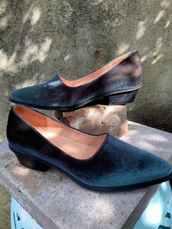 Lady Velvet Shoes (color options) 41 / Emerald Green Lady Velvet Shoes (color options) 41 / Emerald Green